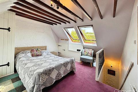 2 bedroom end of terrace house for sale, High Street Green, Hemel Hempstead HP2
