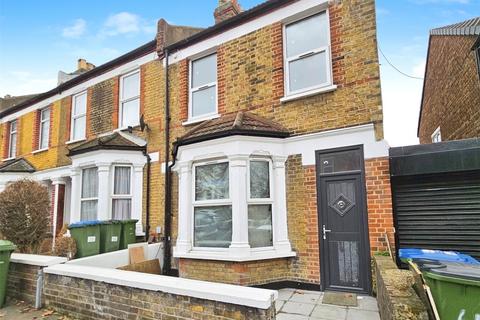 3 bedroom end of terrace house for sale, Basildon Road, London SE2