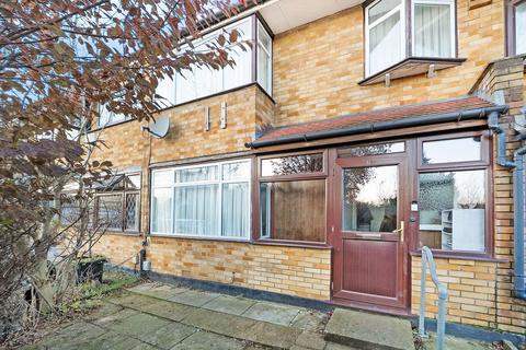 3 bedroom terraced house for sale - Lakeland Close, Chigwell IG7