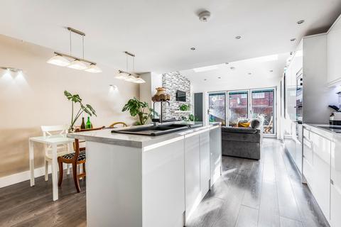 4 bedroom end of terrace house for sale, Radnor Road, Peckham, London
