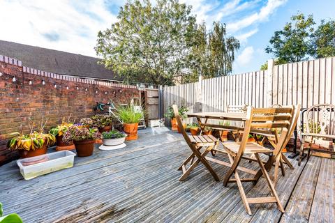 4 bedroom end of terrace house for sale, Radnor Road, Peckham, London
