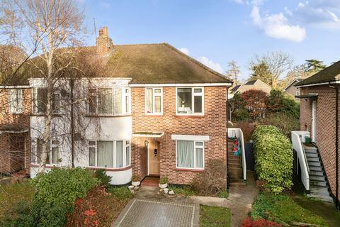 2 bedroom maisonette for sale, Oatlands Drive, Weybridge, KT13