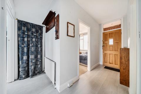 2 bedroom maisonette for sale, Oatlands Drive, Weybridge, KT13
