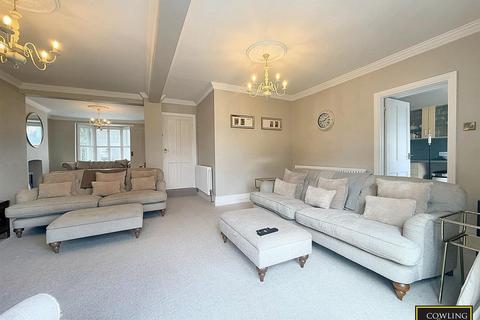 4 bedroom detached house for sale, Castledon Road, Wickford