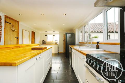 4 bedroom detached house for sale, The Street, Aldeby, NR34