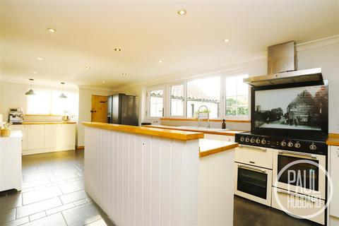 4 bedroom detached house for sale, The Street, Aldeby, NR34