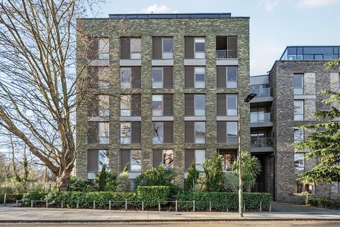 3 bedroom apartment for sale, Woods Road, London