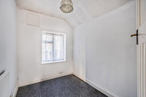 3 bedroom semi-detached house for sale, St. Andrews Road, Coulsdon CR5