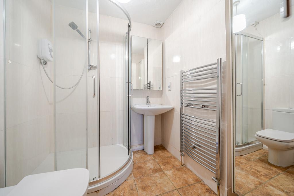 1382695-3-691f2ad...