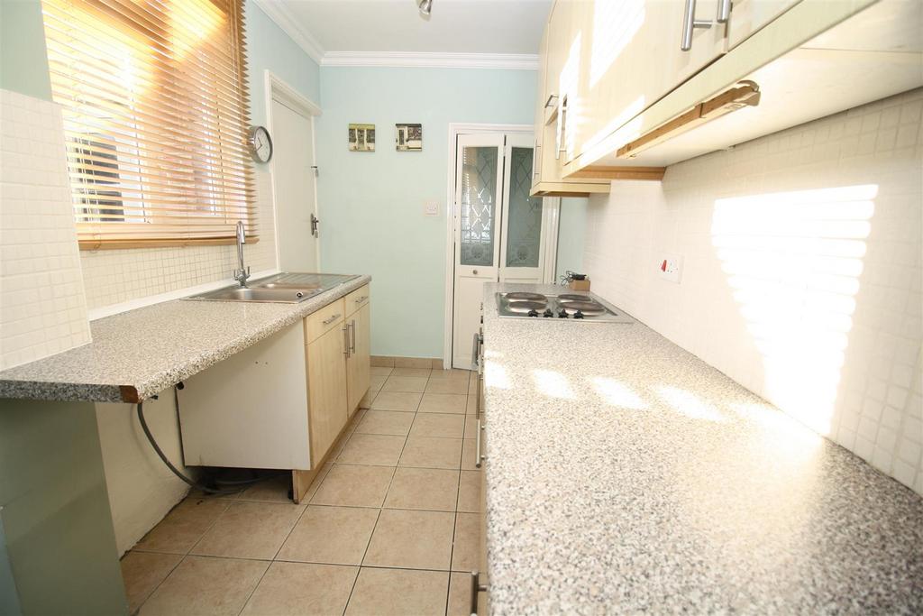 Kitchen c.JPG