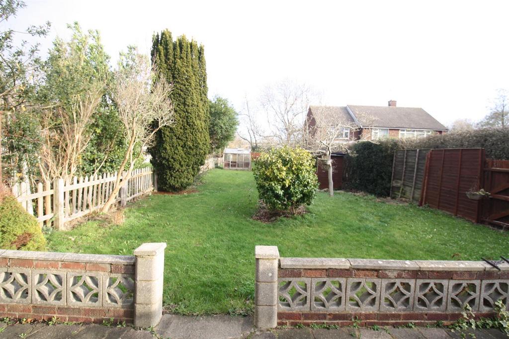 Rear garden 3.JPG