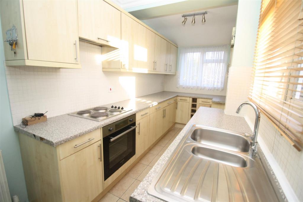 Kitchen b.JPG