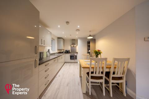 2 bedroom maisonette for sale, Forest Road, Woodley, RG5