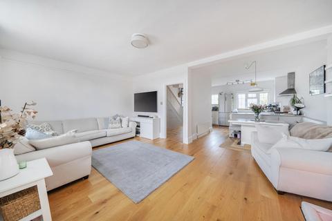Queens Road, Weybridge, KT13