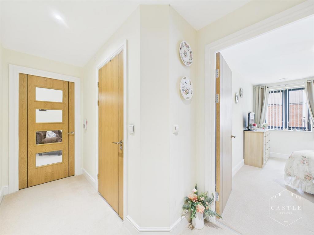 Private inner hall