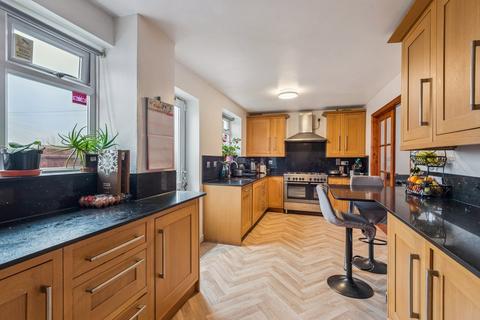 4 bedroom detached house for sale, Spurrs Close, Hitchin, SG4