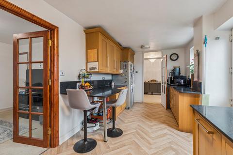 4 bedroom detached house for sale, Spurrs Close, Hitchin, SG4