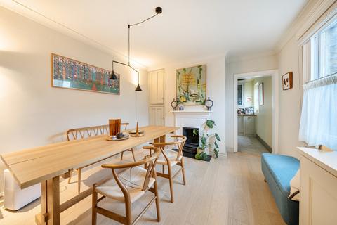2 bedroom flat for sale, Monument Green, Weybridge, KT13