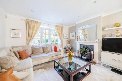4 bedroom detached house for sale, The Rutts, Bushey WD23
