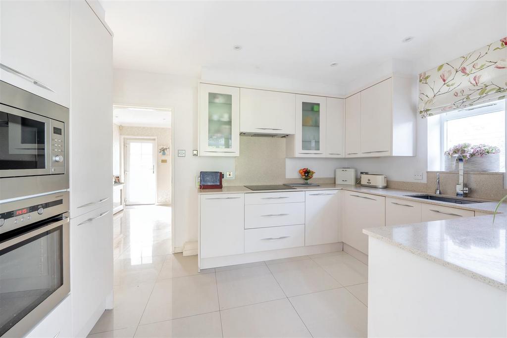 Kitchen: