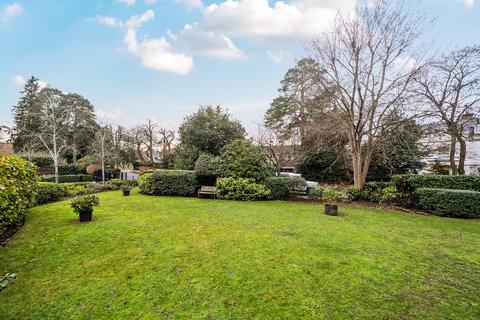 2 bedroom flat for sale, Bridgewater Road, Weybridge, KT13
