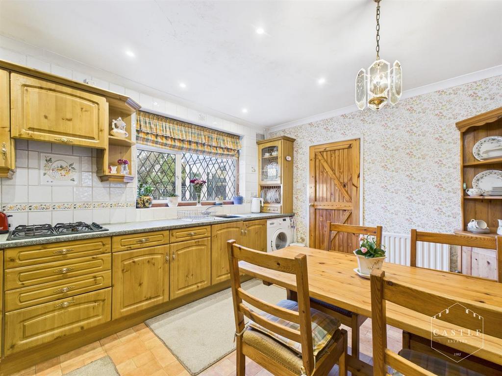 Dining kitchen