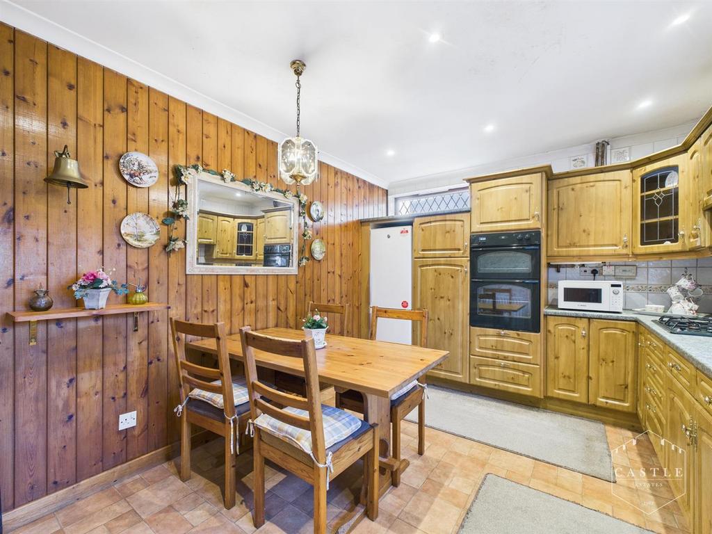 Dining kitchen
