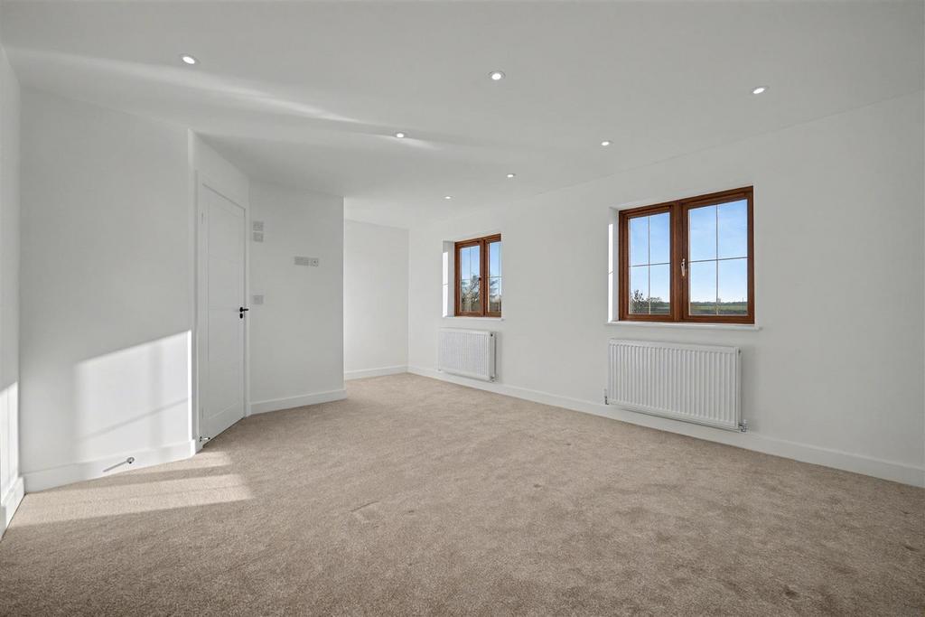 Bedroom 1 (1).jpeg