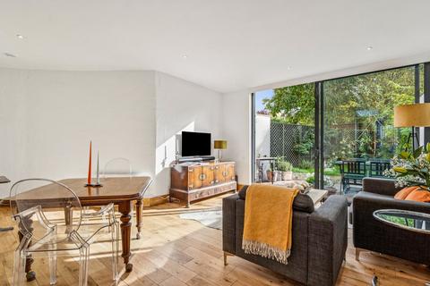3 bedroom detached house for sale, Fauconberg Road, Chiswick W4