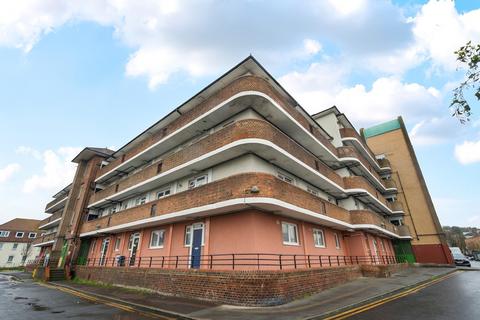 2 bedroom apartment for sale, Barnfield Road, Woolwich