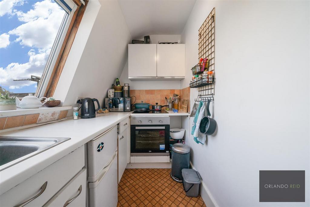 Flat 4, 146 Landor Road SW9 9 JA-3.jpg