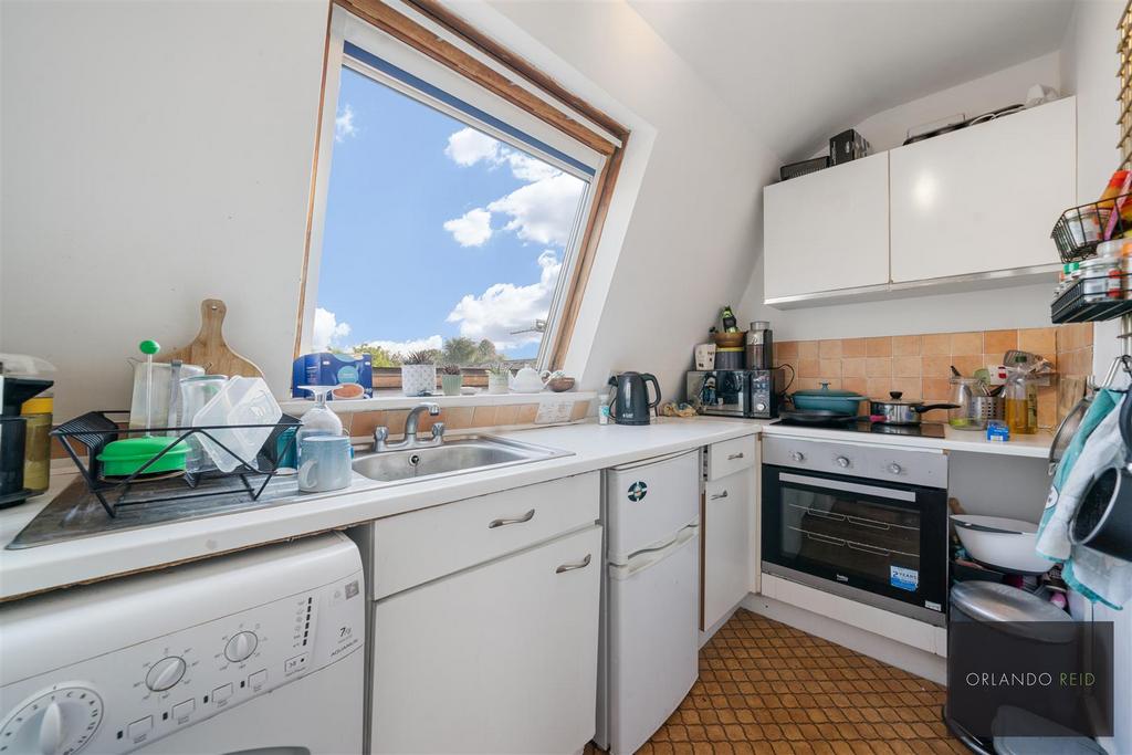 Flat 4, 146 Landor Road SW9 9 JA-2.jpg