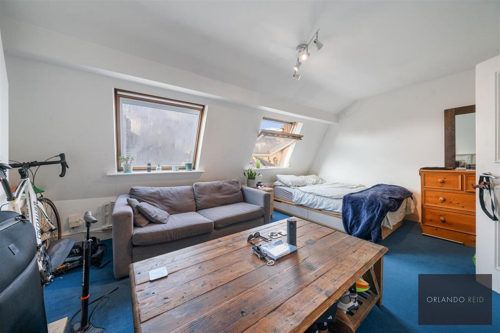 Flat 4, 146 Landor Road SW9 9 JA-6.jpg