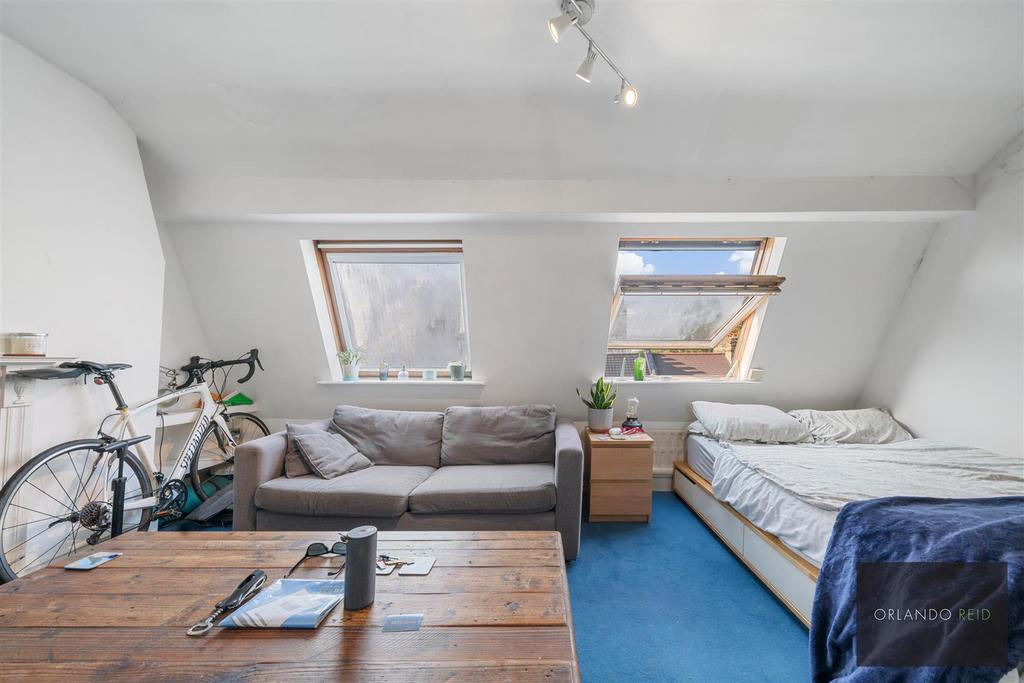 Flat 4, 146 Landor Road SW9 9 JA-7.jpg