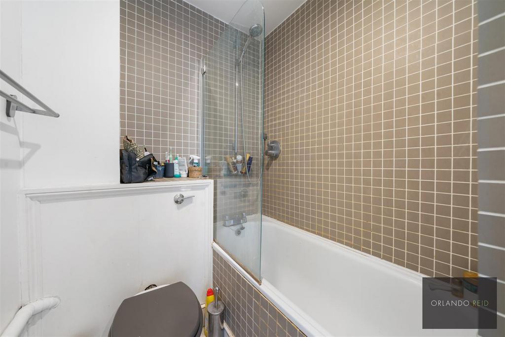 Flat 4, 146 Landor Road SW9 9 JA-4.jpg