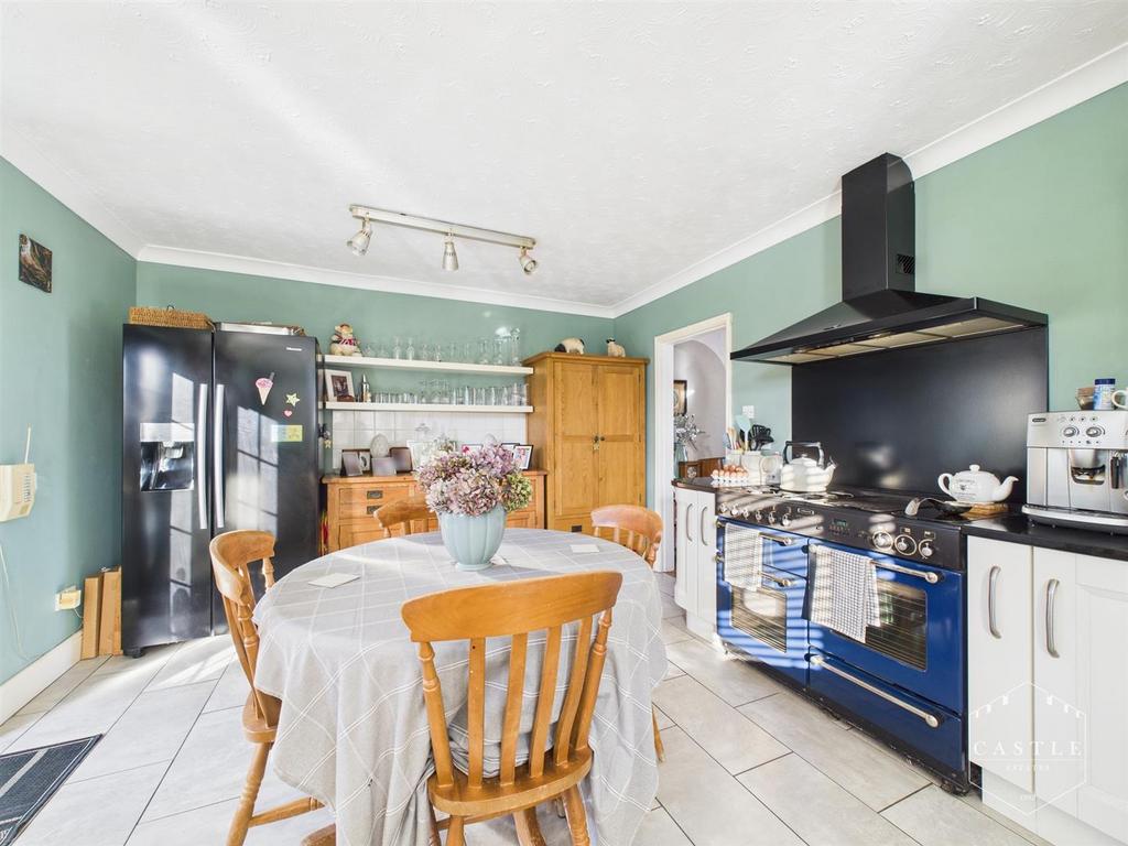 Dining kitchen