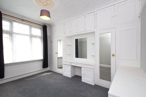 3 bedroom terraced house for sale, Brodrick Grove, London SE2