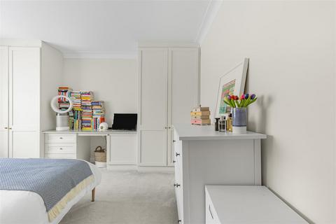 2 bedroom flat for sale, Upper Richmond Road West, East Sheen, SW14