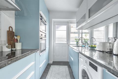2 bedroom flat for sale, Upper Richmond Road West, East Sheen, SW14