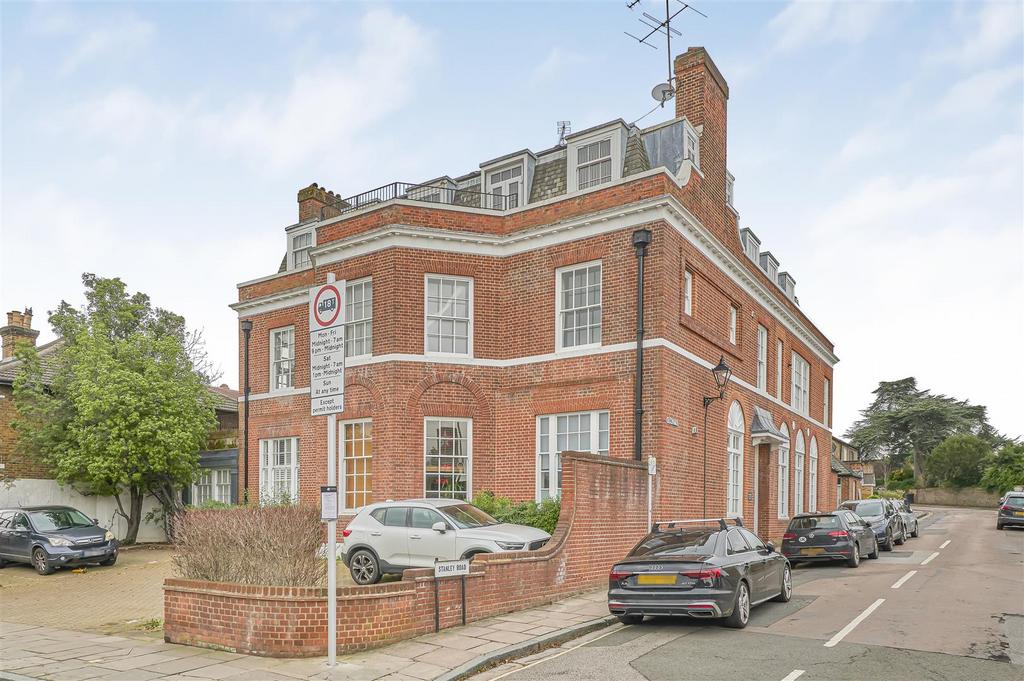 James Anderson - Harvey Court Upper Richmond Road 