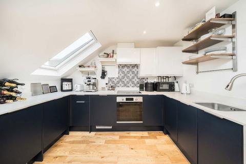 2 bedroom flat for sale, Garratt Terrace, London SW17