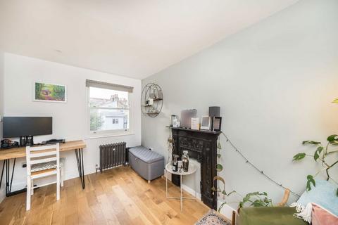 2 bedroom flat for sale, Garratt Terrace, London SW17
