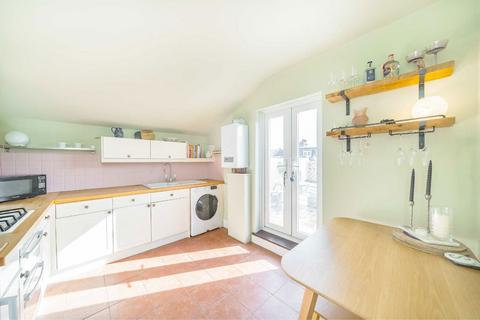 1 bedroom flat for sale, Undine Street, London SW17