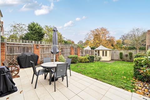 4 bedroom house for sale, Oatlands Chase, Weybridge, KT13