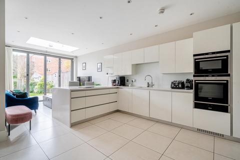 4 bedroom house for sale, Oatlands Chase, Weybridge, KT13