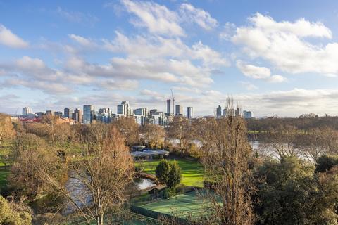 4 bedroom flat for sale, Rivermead Court, Ranelagh Gardens, London, SW6