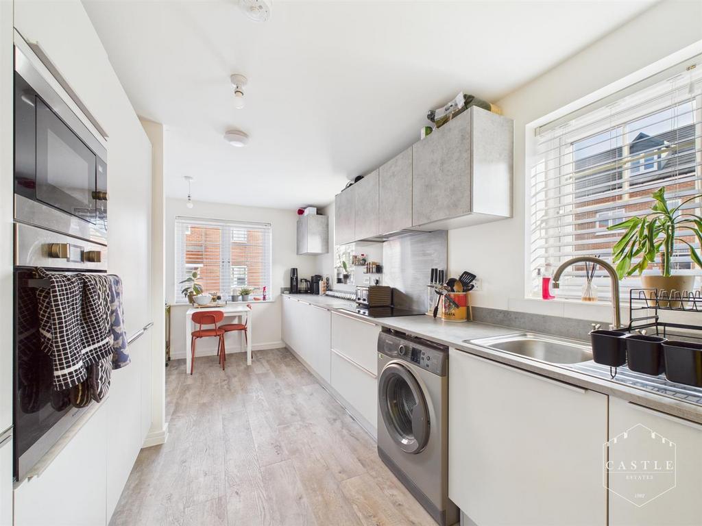 Dining kitchen