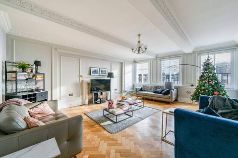 3 bedroom flat for sale, Chiltern Court, Baker Street, London, NW1