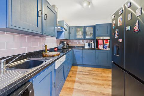 3 bedroom semi-detached house for sale, Randsfield Avenue, Brough