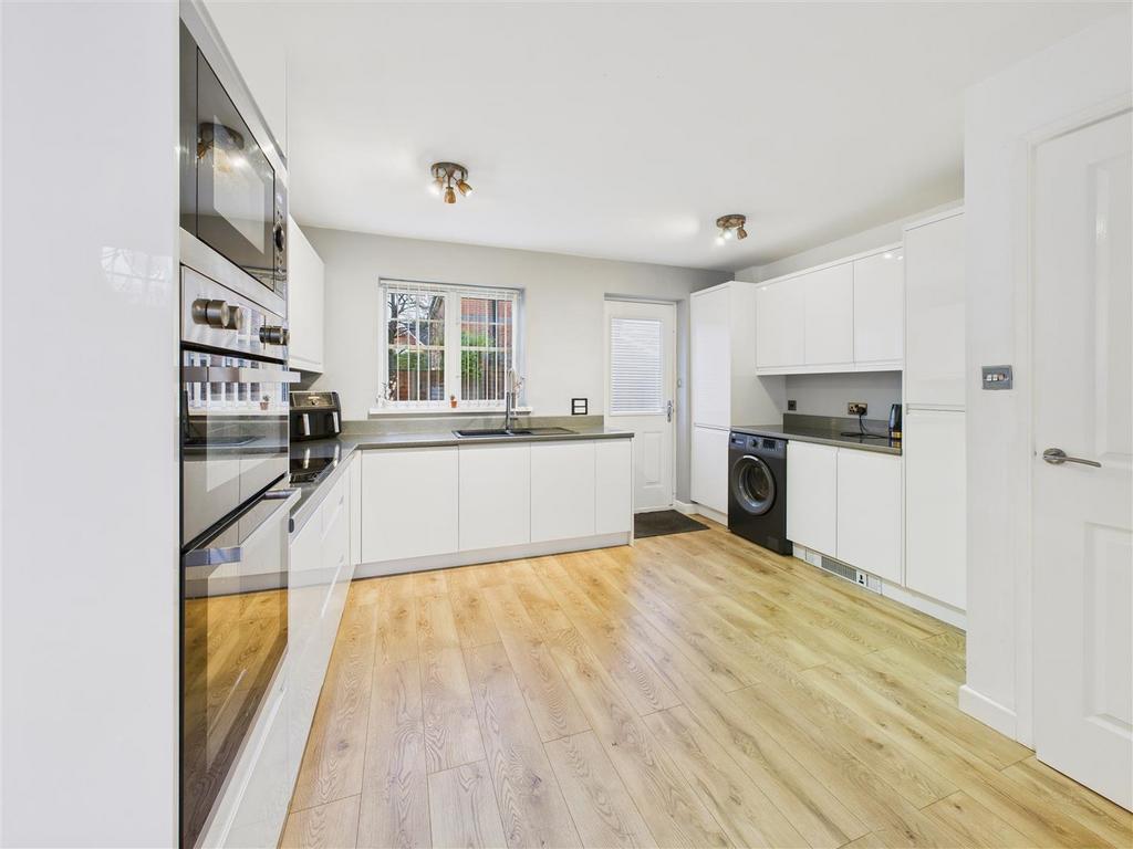 Living Kitchen with Dining Area